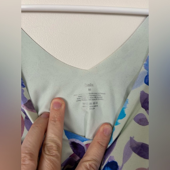 Knix Top Womens Medium Blue Floral Luxelift V-Neck Shapewear Slimming Tank - Picture 6 of 6